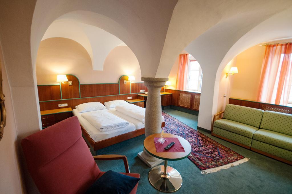 Hotel Gasthof Sonne Aschach an der Donau Exterior foto